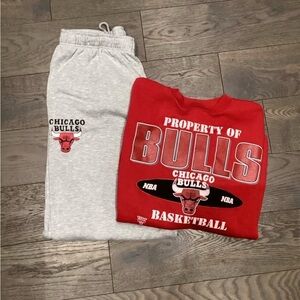 Chicago bulls sweats and crewneck sweatshirt